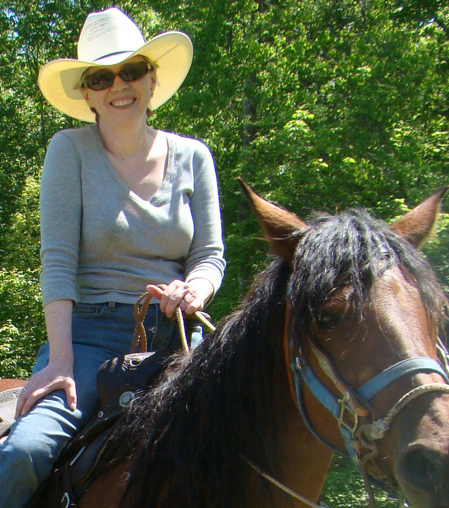 Mary Doria Russell (cropped) © Kari Burkey.jpg